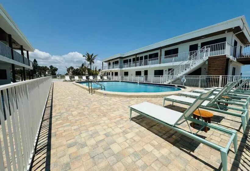 Hotelli Melbourne Beach Resort & Surf Club