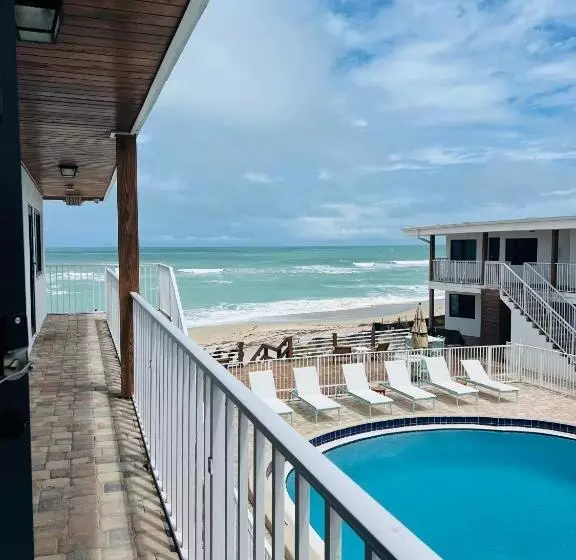 Hotelli Melbourne Beach Resort & Surf Club