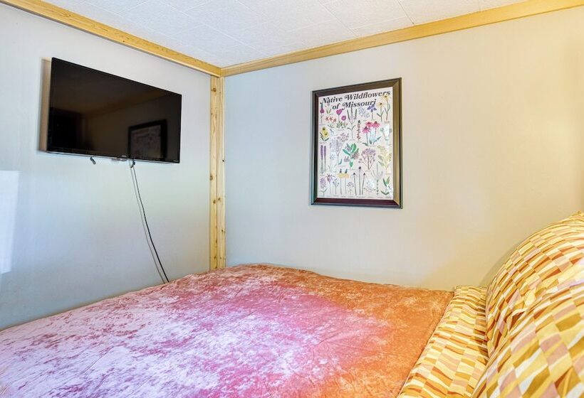 Lake Of The Ozarks Retreat W/ Dock & Sunset View!