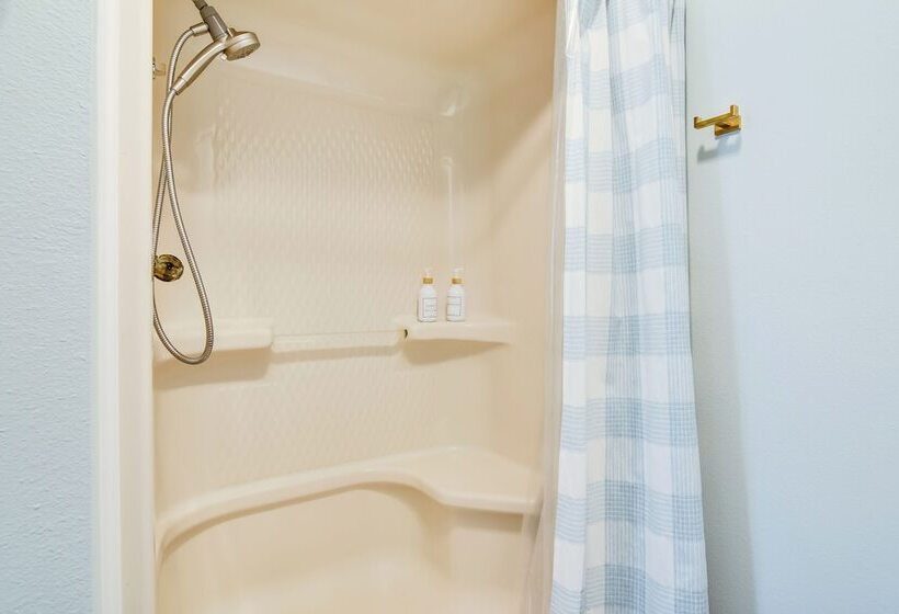 Lakefront Home W/ Fire Pit In Eagle Rock