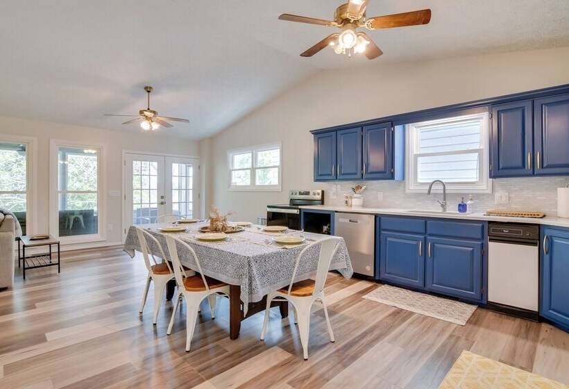 Lakefront Home W/ Fire Pit In Eagle Rock