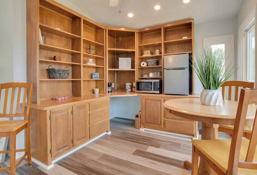 Lakefront Home W/ Fire Pit In Eagle Rock