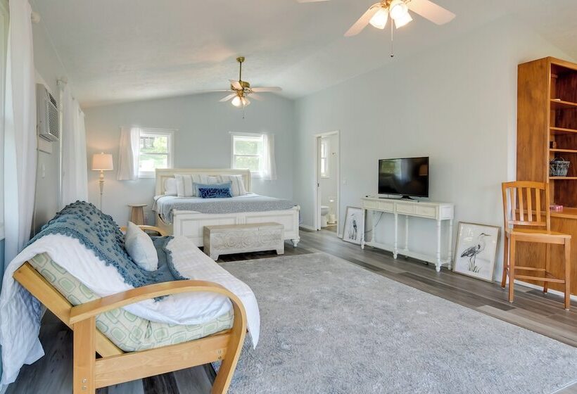 Lakefront Home W/ Fire Pit In Eagle Rock