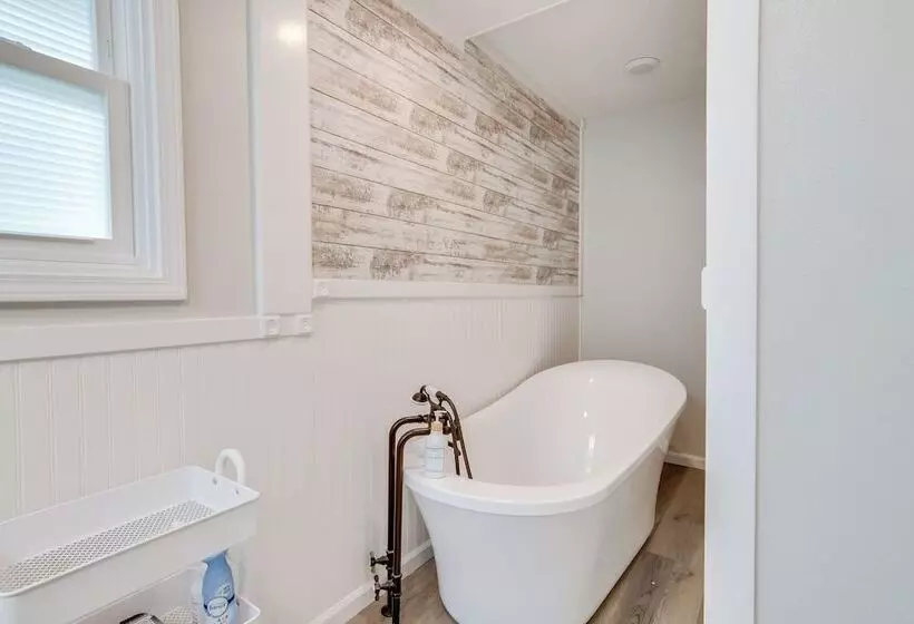 Lakefront Home W/ Fire Pit In Eagle Rock
