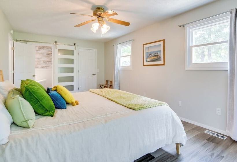 Lakefront Home W/ Fire Pit In Eagle Rock