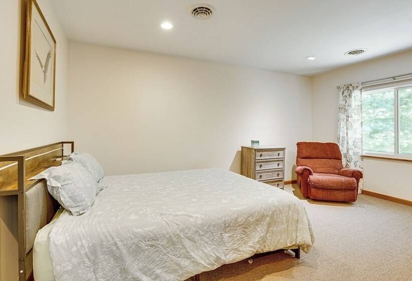 Peaceful Coshocton Home W/ Grills & Spacious Yard