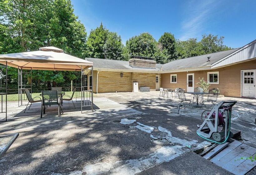 Peaceful Coshocton Home W/ Grills & Spacious Yard