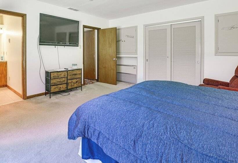 Peaceful Coshocton Home W/ Grills & Spacious Yard