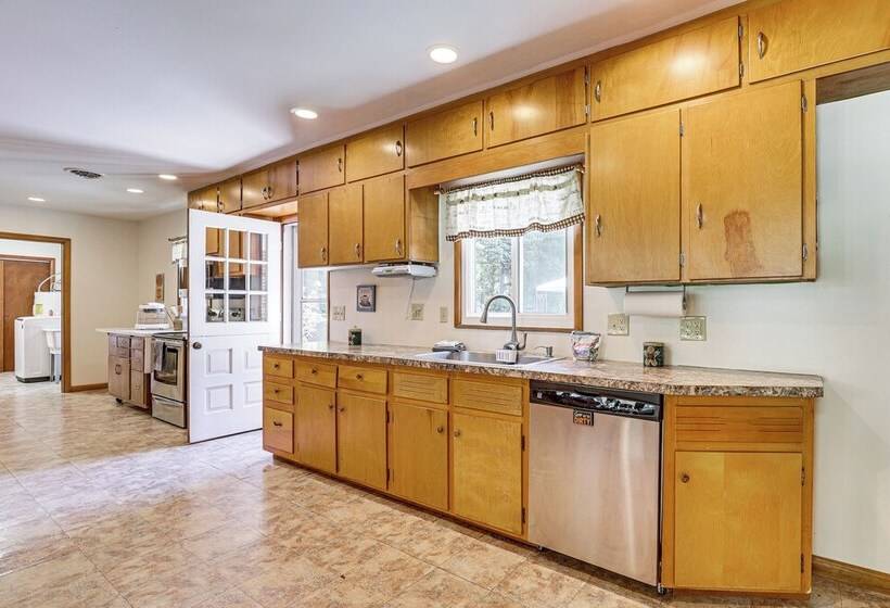 Peaceful Coshocton Home W/ Grills & Spacious Yard