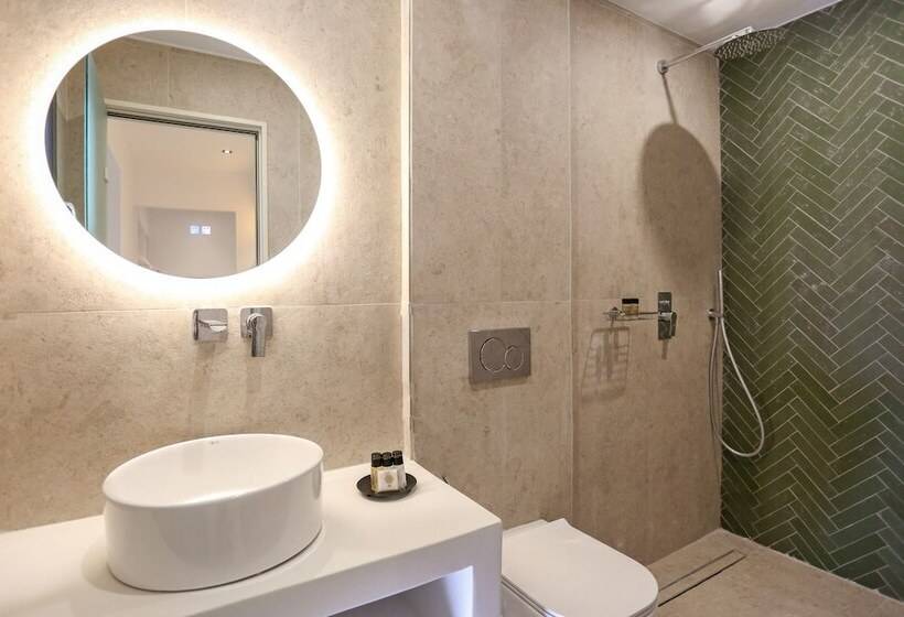 住所 La Maltese Boutique Paros