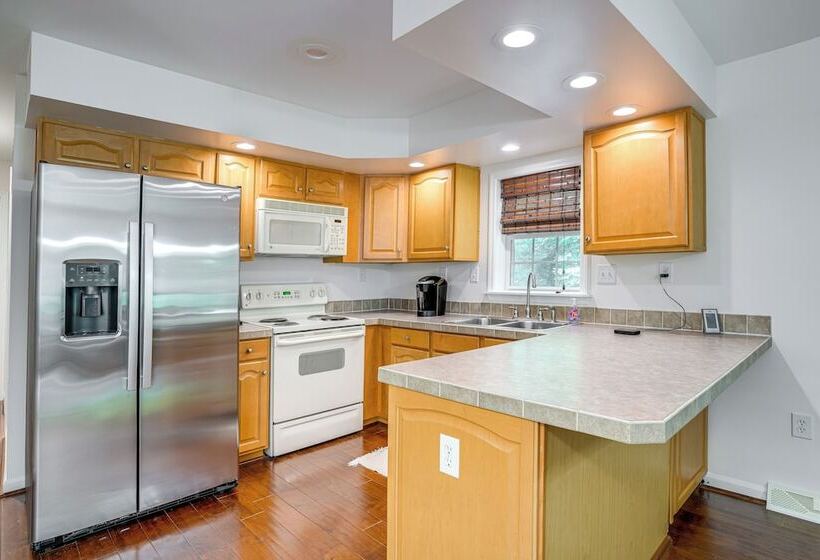 Spacious Virginia Retreat W/ Dock & Beach Access!