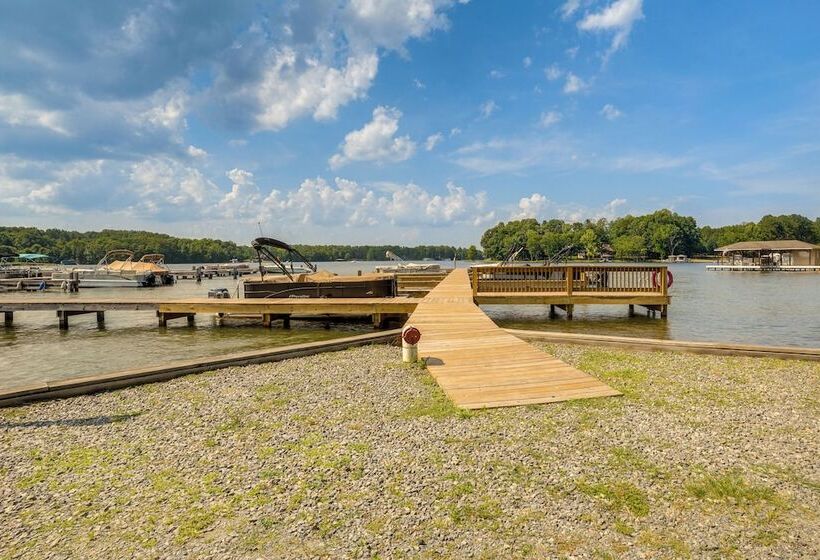 Spacious Virginia Retreat W/ Dock & Beach Access!