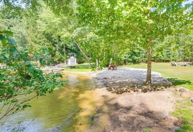 Spacious Virginia Retreat W/ Dock & Beach Access!