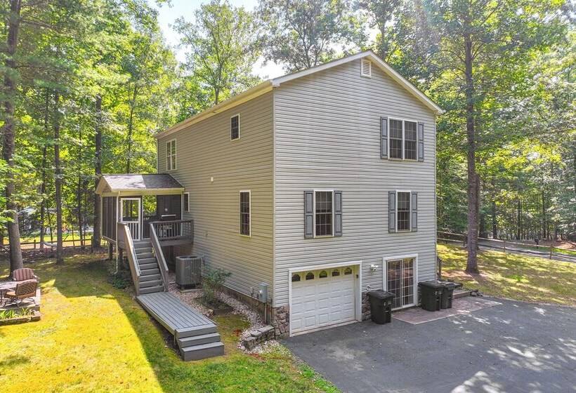Spacious Virginia Retreat W/ Dock & Beach Access!