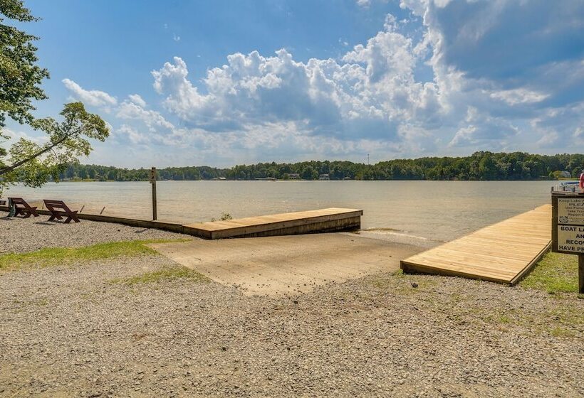 Spacious Virginia Retreat W/ Dock & Beach Access!