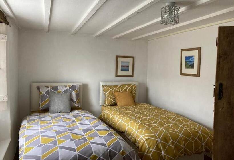 Stable Cottage   Braunton   Sleeps 4   Pet Allowed