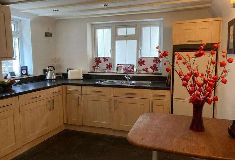 Stable Cottage   Braunton   Sleeps 4   Pet Allowed