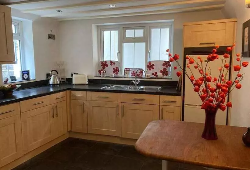 Stable Cottage   Braunton   Sleeps 4   Pet Allowed