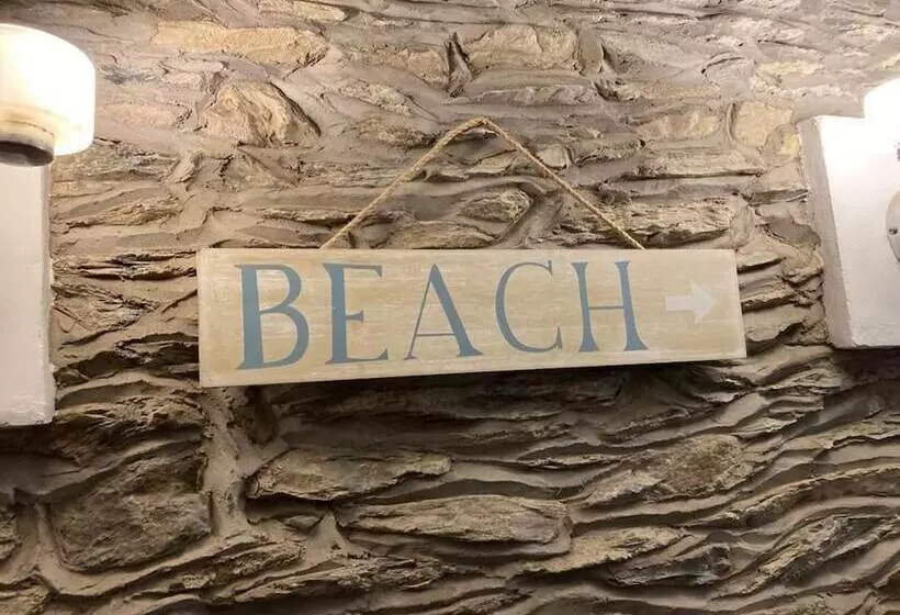 Stable Cottage   Braunton   Sleeps 4   Pet Allowed