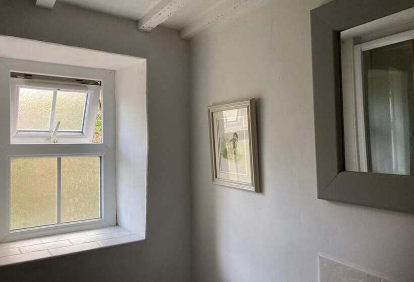 Stable Cottage   Braunton   Sleeps 4   Pet Allowed