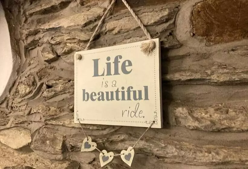 Stable Cottage   Braunton   Sleeps 4   Pet Allowed