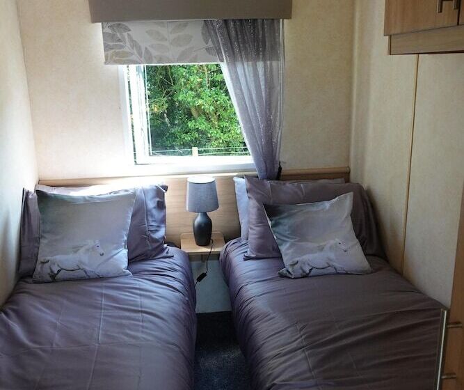 Equestrian Retreat Sleeps 6 & Bbq