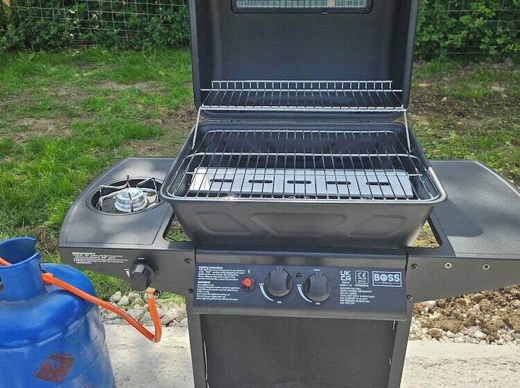 Equestrian Retreat Sleeps 6 & Bbq