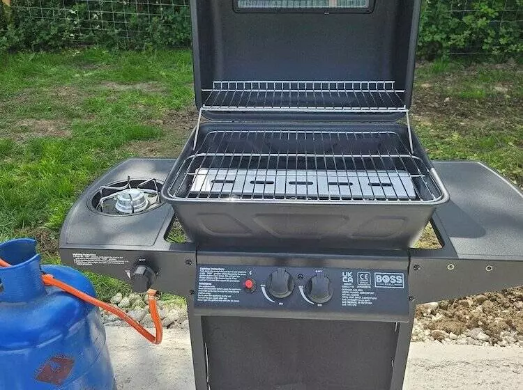 Equestrian Retreat   Sleeps 6 & Bbq