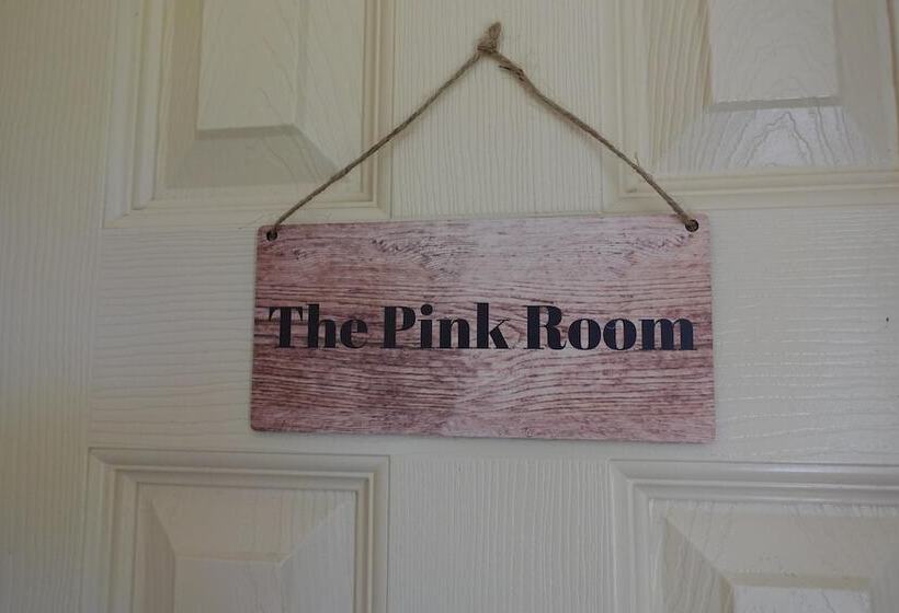 Equestrian Retreat Sleeps 6 & Bbq