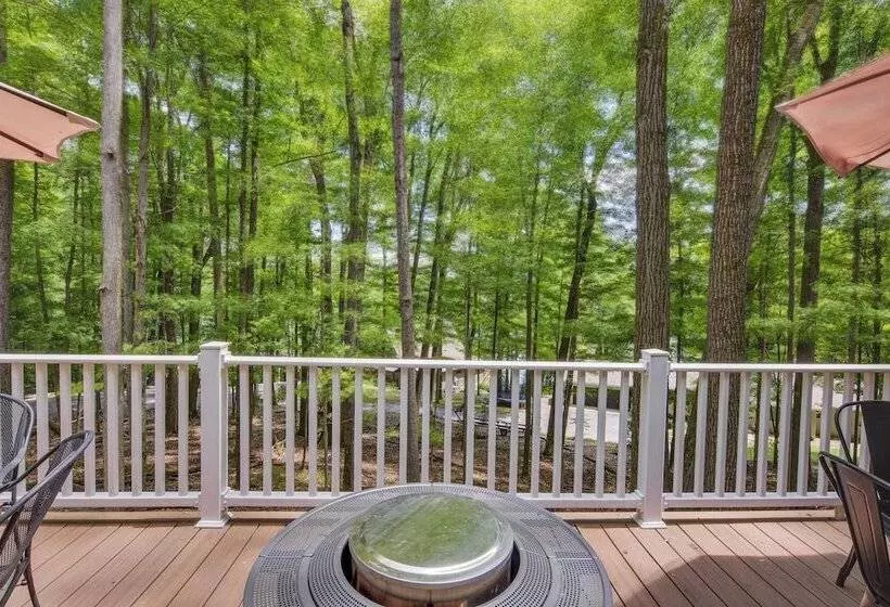 Treasure Lake Home W/ Deck: Walk To Bimini Lake!