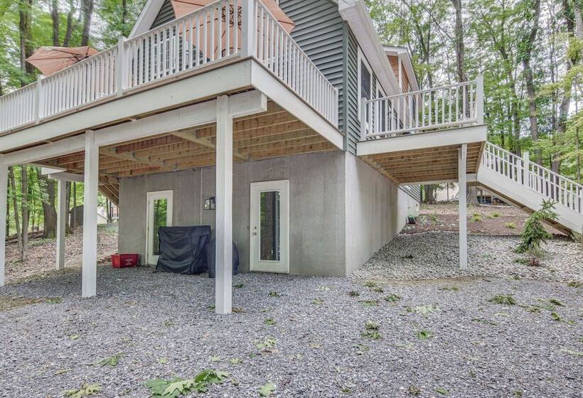 Treasure Lake Home W/ Deck: Walk To Bimini Lake!