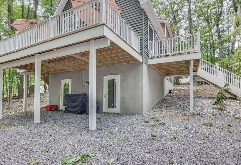 Treasure Lake Home W/ Deck: Walk To Bimini Lake!