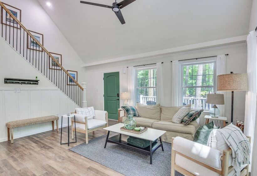 Treasure Lake Home W/ Deck: Walk To Bimini Lake!