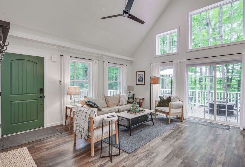 Treasure Lake Home W/ Deck: Walk To Bimini Lake!