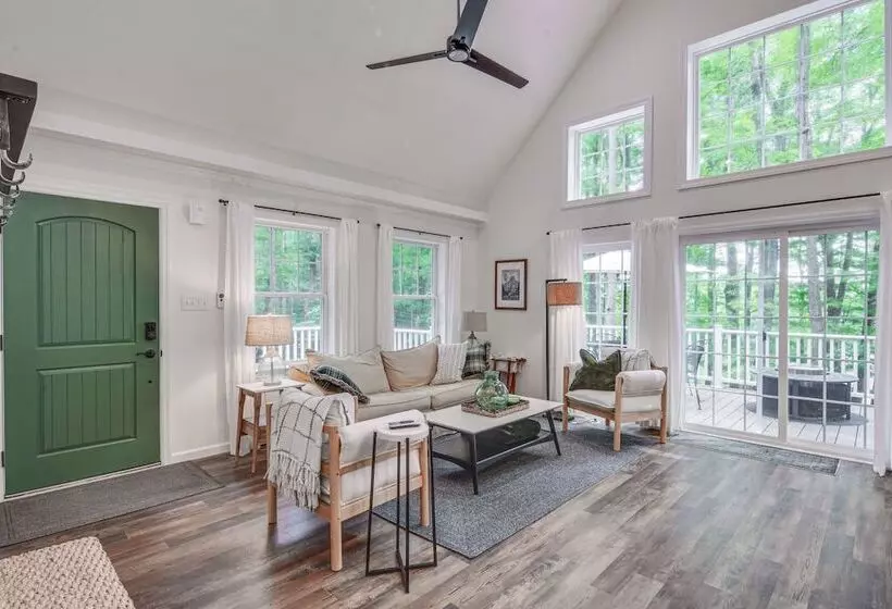 Treasure Lake Home W/ Deck: Walk To Bimini Lake!