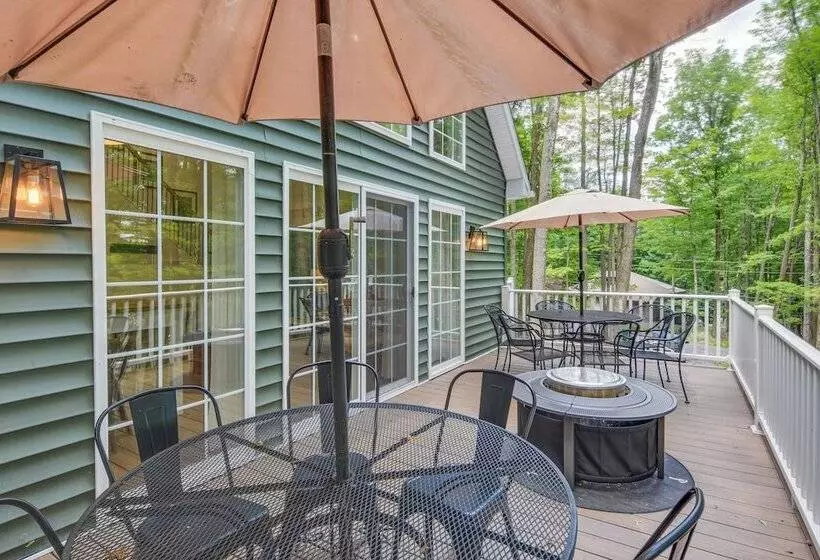 Treasure Lake Home W/ Deck: Walk To Bimini Lake!