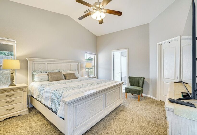 Tucson Home W/ Patio, Grill & Mountain Views!