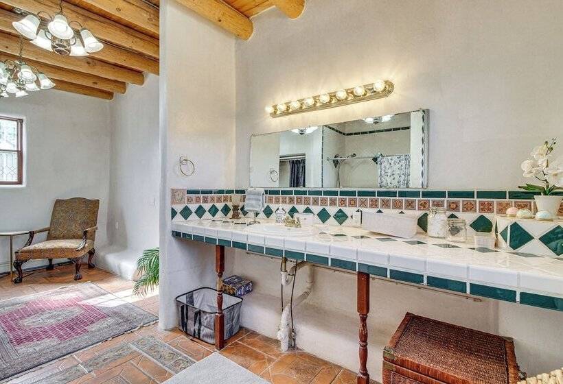 Albuquerque Adobe Home, 8 Mi To Old Town!