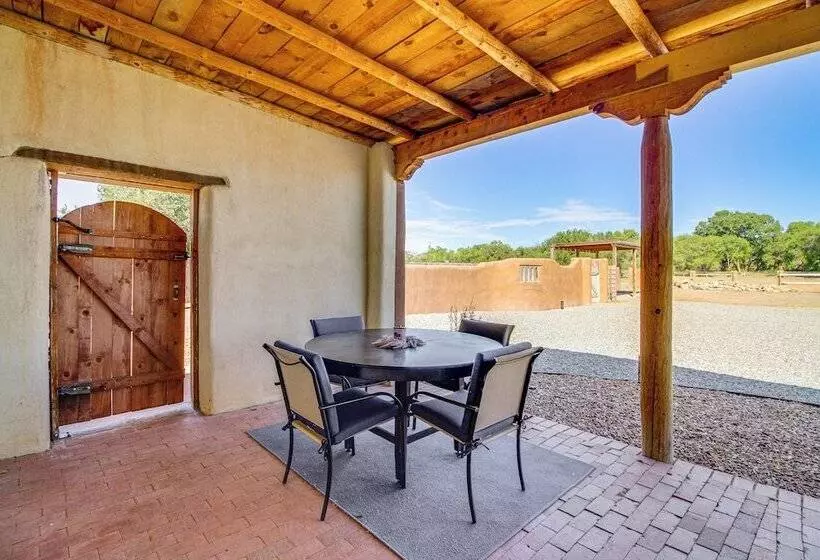 Albuquerque Adobe Home, 8 Mi To Old Town!