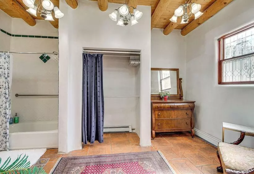 Albuquerque Adobe Home, 8 Mi To Old Town!