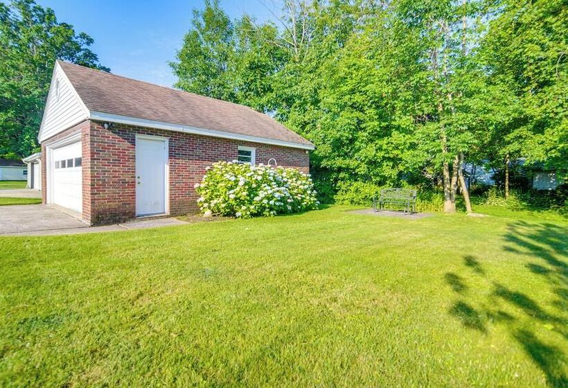 < 1 Mi To Lake Erie: Ashtabula Hideaway!