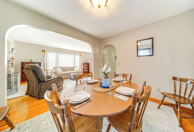 < 1 Mi To Lake Erie: Ashtabula Hideaway!