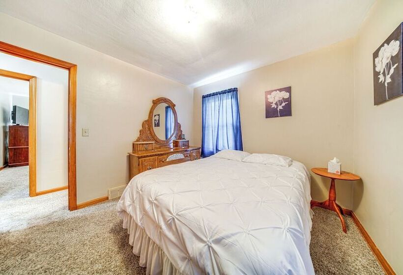 < 1 Mi To Lake Erie: Ashtabula Hideaway!