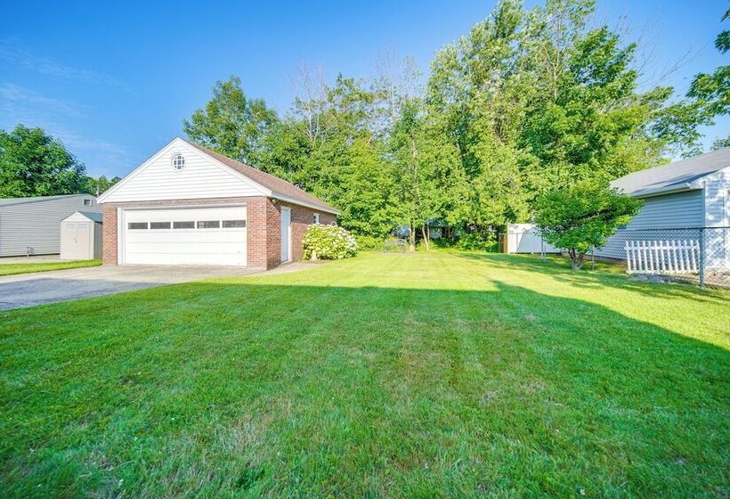 < 1 Mi To Lake Erie: Ashtabula Hideaway!