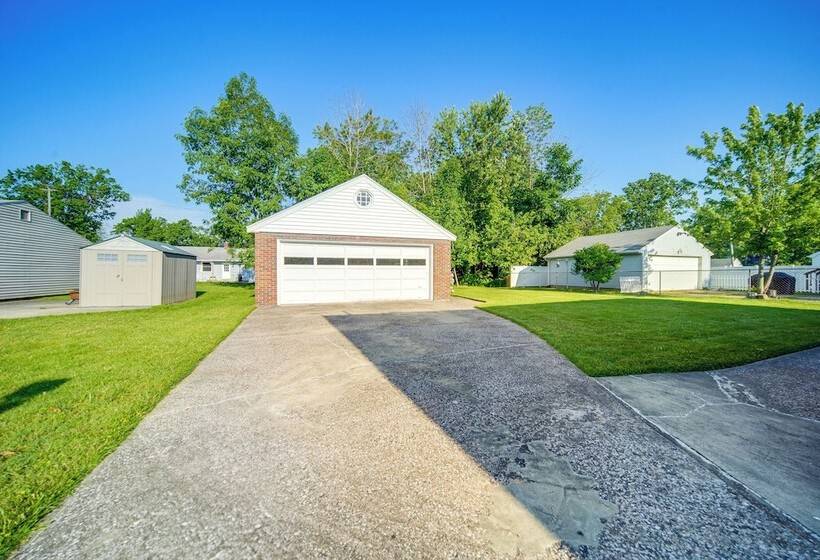 < 1 Mi To Lake Erie: Ashtabula Hideaway!