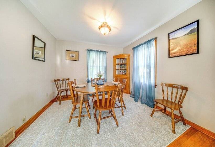 < 1 Mi To Lake Erie: Ashtabula Hideaway!