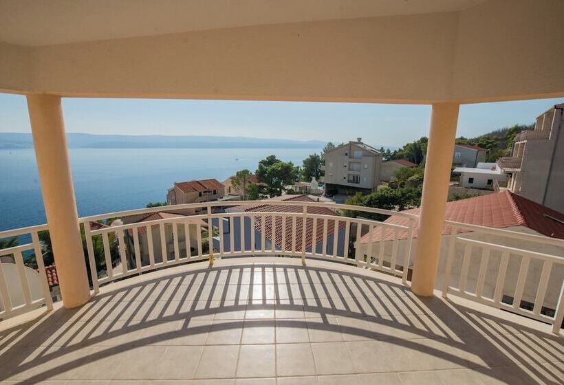 B&b Pero Near Sea With Hot Tub Access