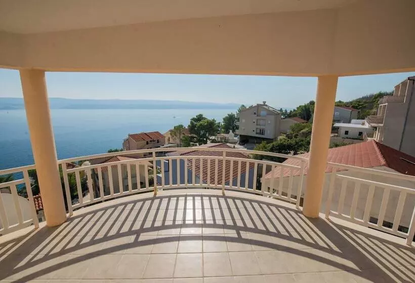 B&b Pero Near Sea With Hot Tub Access