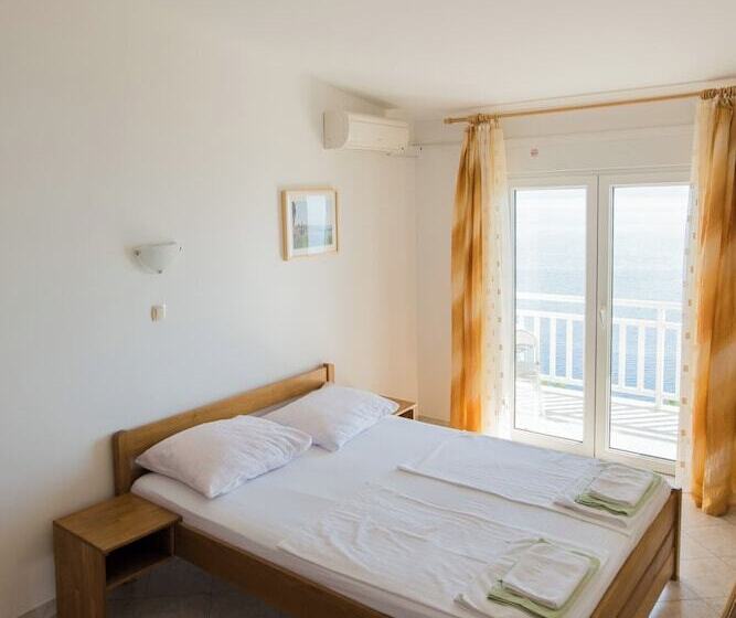 B&b Pero Near Sea With Hot Tub Access