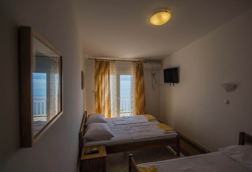 B&b Pero Near Sea With Hot Tub Access